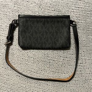 Michael Kors Belt Bag Size small. Excellent condition!